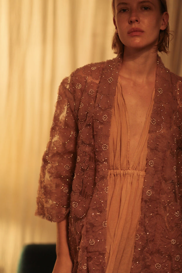 FLO SEQUINED EMBROIDERED SHORT KIMONO VERY PINK