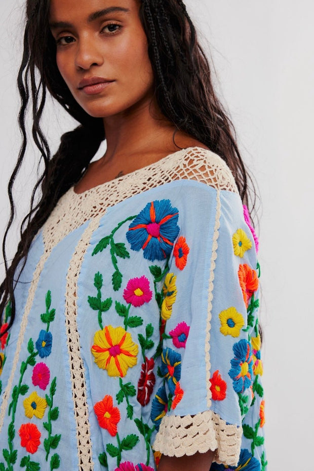 BELLA FLORA EMBROIDERED KAFTAN X FREE PEOPLE - sustainably made MOMO NEW YORK sustainable clothing, kaftan slow fashion