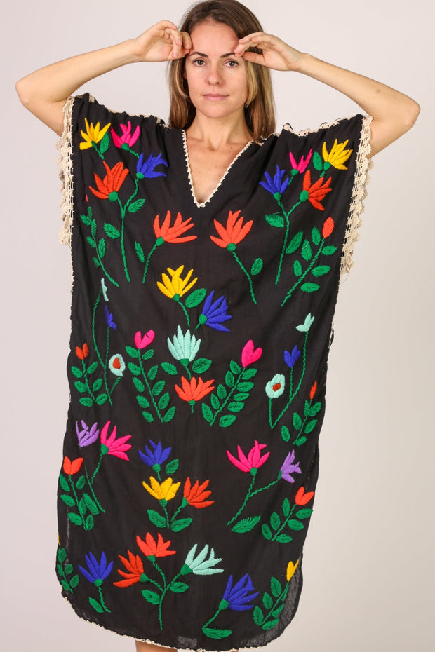 EMBROIDERED KAFTAN LOREYS - sustainably made MOMO NEW YORK sustainable clothing, kaftan slow fashion