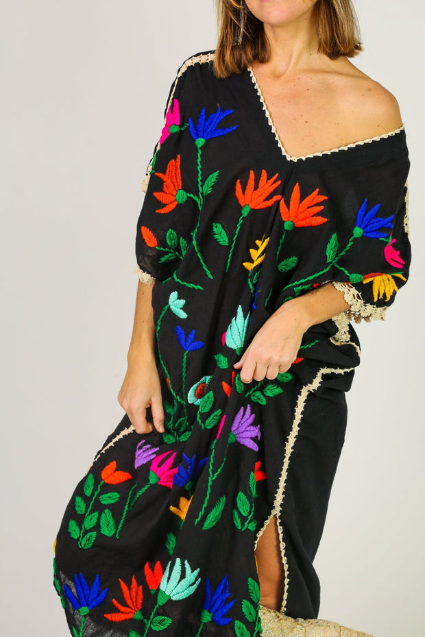 EMBROIDERED KAFTAN LOREYS - sustainably made MOMO NEW YORK sustainable clothing, kaftan slow fashion