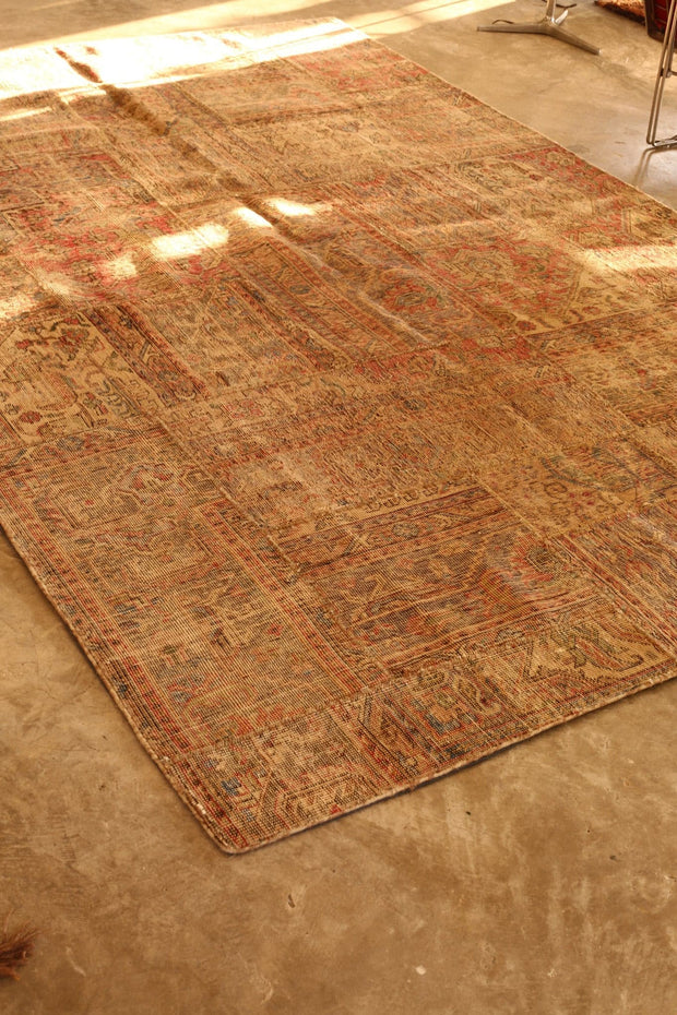 VINTAGE PATCHWORK CARPET 2.92 x 1.92 m - sustainably made MOMO NEW YORK sustainable clothing, rug slow fashion